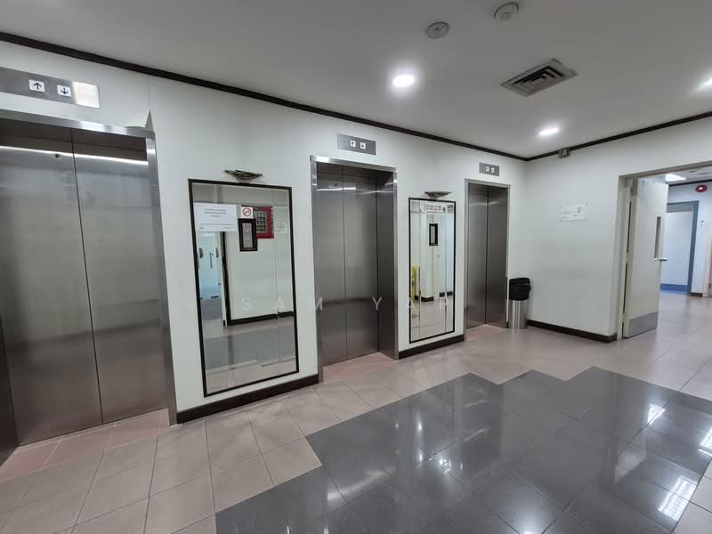 Bangkok Bank Building, 180 Cecil Street, 1,487 sqft, Office For Rent, by Sam Yap, 500113619 - Corridor - CommercialGuru.com.sg