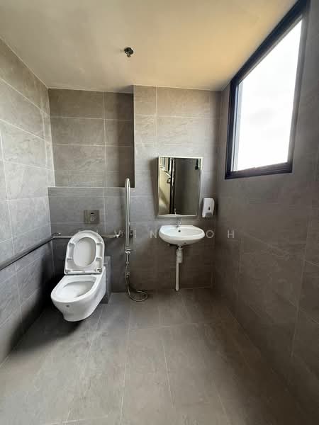 Stellar @ Tampines, 12 Tampines North Drive 4, 1,668 sqft, Factory / Workshop (B2) For Rent, by Alvin Soh, 500113633 - Bathroom - CommercialGuru.com.sg