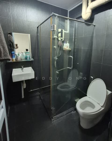 159 Yishun Street 11, 159 Yishun Street 11, 3 Bedrooms, 1,302 sqft, HDB Flat For Sale, by Freddy Ong, 500113635 - Bathroom - PropertyGuru.com.sg