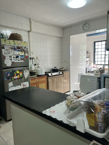 117 Pasir Ris Street 11, 117 Pasir Ris Street 11, 3 Bedrooms, 1,162 sqft, HDB Flat For Sale, by Lynn Hussain, 500113638 - Kitchen - PropertyGuru.com.sg