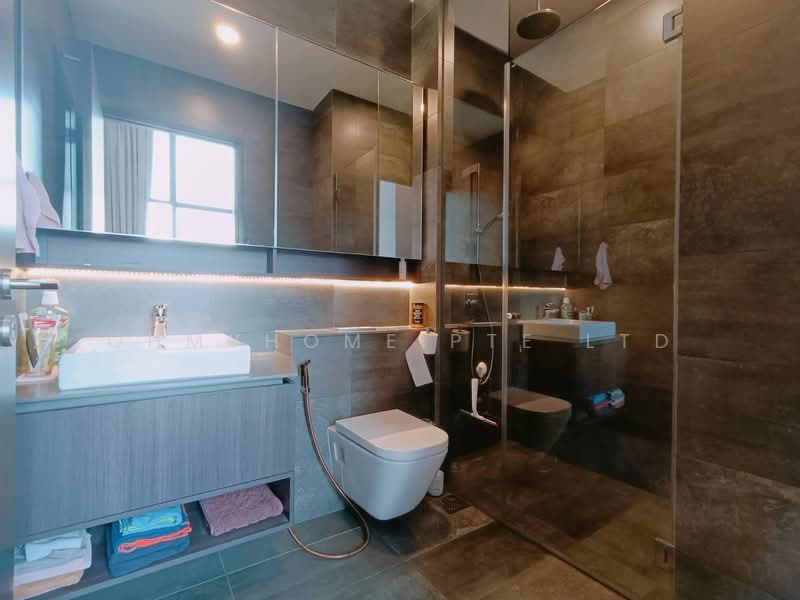 Grandeur Park Residences, 1 Bedok South Avenue 3, 2 Bedrooms, 904 sqft, Condominium For Sale, by EVON NG, 500113640 - Bathroom - PropertyGuru.com.sg