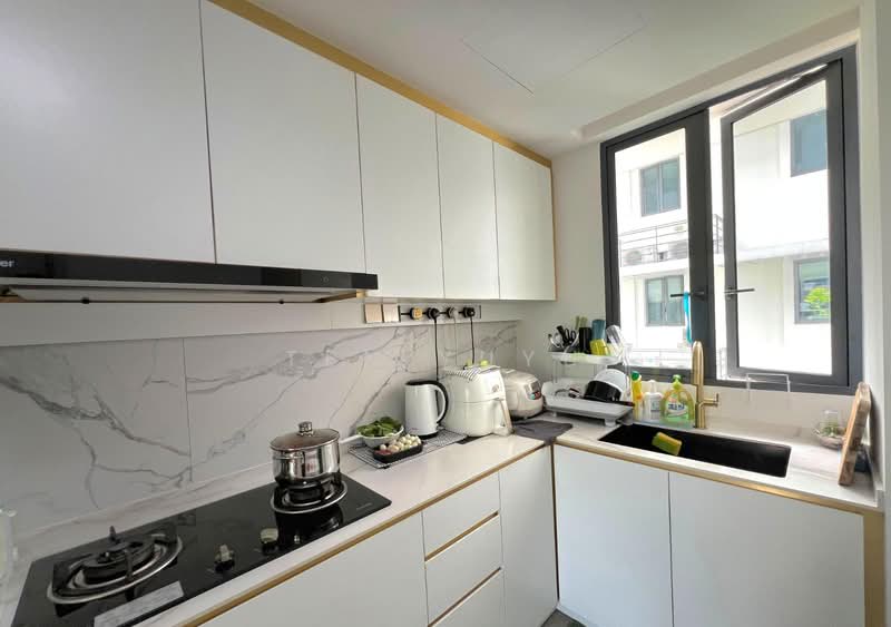 Hedges Park Condominium, 73 Flora Drive, 3 Bedrooms, 1,076 sqft, Condominium For Sale, by Ten Yuyu, 500113660 - Kitchen - PropertyGuru.com.sg