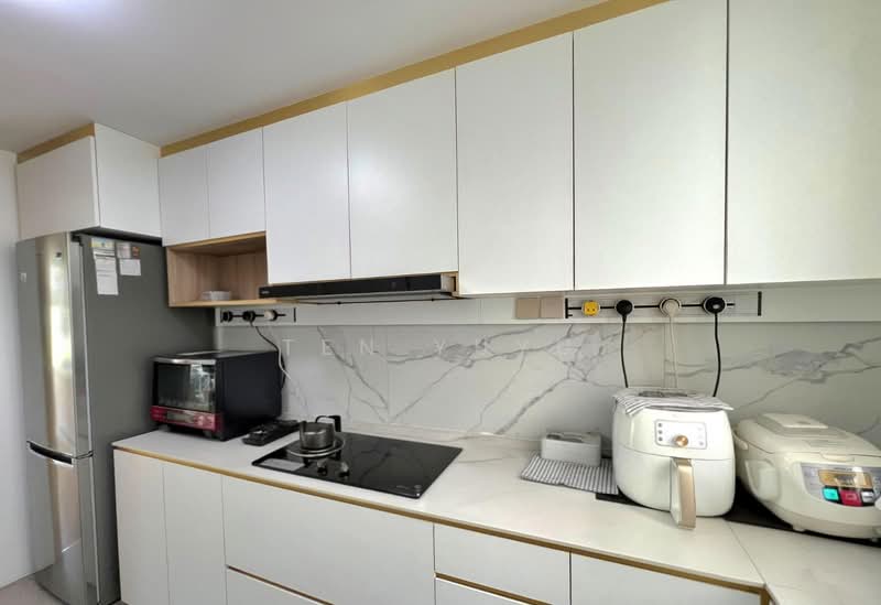 Hedges Park Condominium, 73 Flora Drive, 3 Bedrooms, 1,076 sqft, Condominium For Sale, by Ten Yuyu, 500113660 - Kitchen - PropertyGuru.com.sg