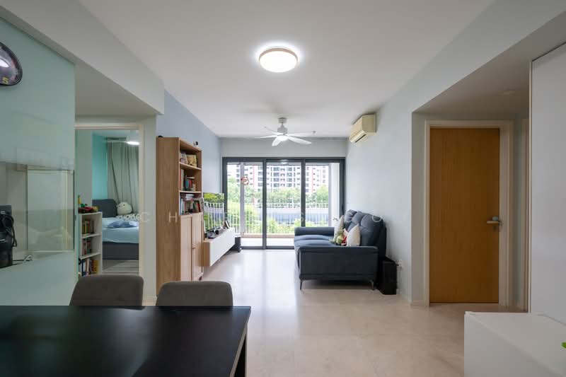 The Lakefront Residences, 42 Lakeside Drive, 3 Bedrooms, 990 sqft, Condominium For Sale, by Charles Goy, 500113666 - Living Room - PropertyGuru.com.sg
