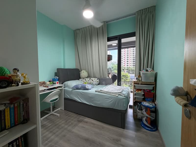 The Lakefront Residences, 42 Lakeside Drive, 3 Bedrooms, 990 sqft, Condominium For Sale, by Charles Goy, 500113666 - Bedroom - PropertyGuru.com.sg