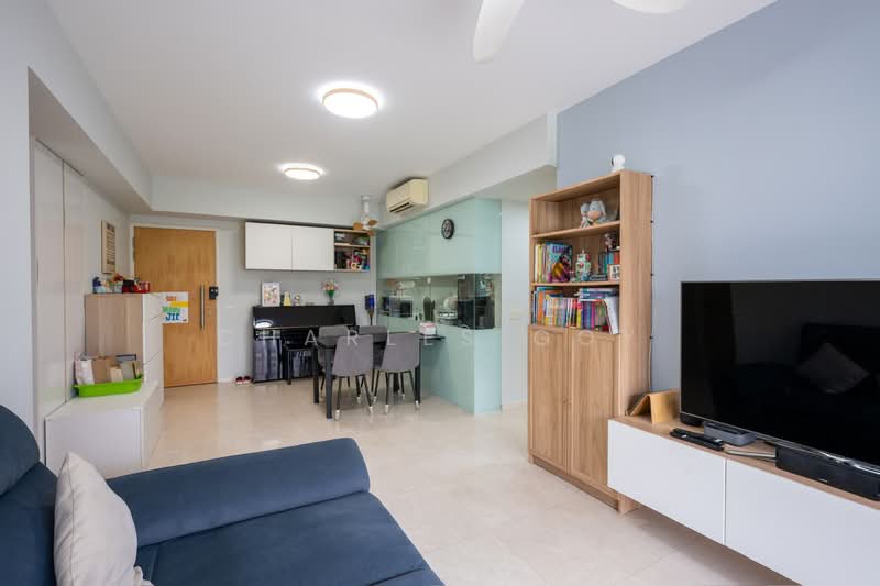 The Lakefront Residences, 42 Lakeside Drive, 3 Bedrooms, 990 sqft, Condominium For Sale, by Charles Goy, 500113666 - Living Room - PropertyGuru.com.sg