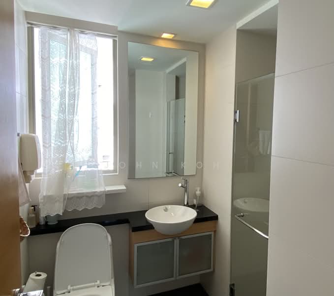 Casa Merah, 62 Tanah Merah Kechil Avenue, 4 Bedrooms, 1,572 sqft, Condominium For Sale, by John Koh, 500113671 - Bathroom - PropertyGuru.com.sg
