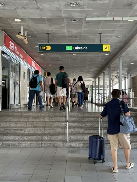 Lakepoint Condo, 2 Lakepoint Drive, 2 Bedrooms, 550 sqft, Condominium For Rent, by Angelia Tan, 500113672 - Lakeside MRT - PropertyGuru.com.sg