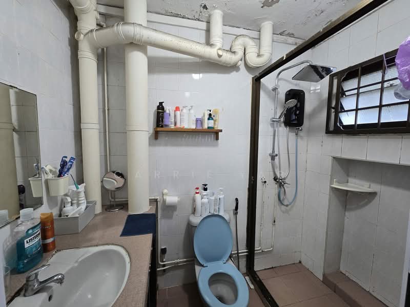 173 Gangsa Road, 173 Gangsa Road, 3 Bedrooms, 1,087 sqft, HDB Flat For Sale, by Carrie Yap, 500113676 - Bathroom - PropertyGuru.com.sg