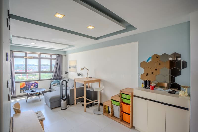 166A Teck Whye Crescent, 166A Teck Whye Crescent, 2 Bedrooms, 731 sqft, HDB Flat For Sale, by Daniel Chin, 500113682 - Living Room - PropertyGuru.com.sg