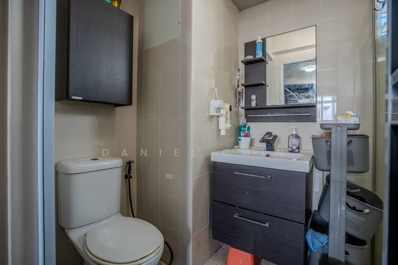 166A Teck Whye Crescent, 166A Teck Whye Crescent, 2 Bedrooms, 731 sqft, HDB Flat For Sale, by Daniel Chin, 500113682 - Bathroom - PropertyGuru.com.sg