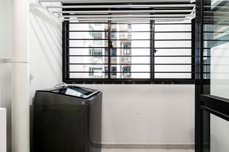 605A Tampines Street 61, 605A Tampines Street 61, 3 Bedrooms, 990 sqft, HDB Flat For Sale, by PROPSELLER PTE. LTD., 500113685 - Balcony - PropertyGuru.com.sg