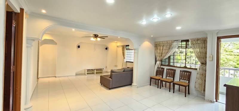 19 Queen's Close, 19 Queen's Close, 3 Bedrooms, 1,152 sqft, HDB Flat For Sale, by Diana Yow, 500113693 - Living Room - PropertyGuru.com.sg