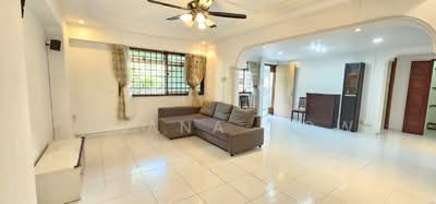 For Sale - 19 Queen's Close