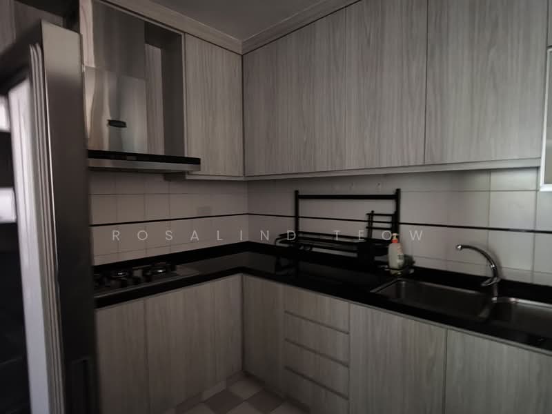 Changi Green, 712 Upper Changi Road East, 3 Bedrooms, 1,216 sqft, Condominium For Rent, by Rosalind Teow, 500113708 - Kitchen - PropertyGuru.com.sg