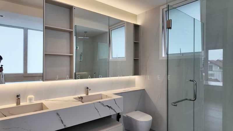 ⭐️⭐️LANDED7772 @ 3 Sty Corner Terrace with Mezzanine + Attic, , 5 Bedrooms, 7,500 sqft, Corner Terrace For Sale, by Jasarine Lee, 500113715 - Bathroom - PropertyGuru.com.sg