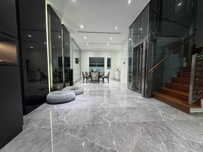 ⭐️⭐️LANDED7772 @ Renovated 3.5 Storey Inter Terrace, , 4 Bedrooms, 3,500 sqft, Terraced House For Sale, by Jasarine Lee, 500113724 - Interior - PropertyGuru.com.sg