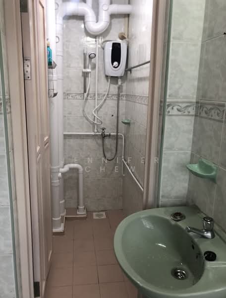2 Queen's Road, 2 Queen's Road, Room Rental, 100 sqft, HDB Flat For Rent, by Jennifer Chew, 500113731 - Bathroom - PropertyGuru.com.sg