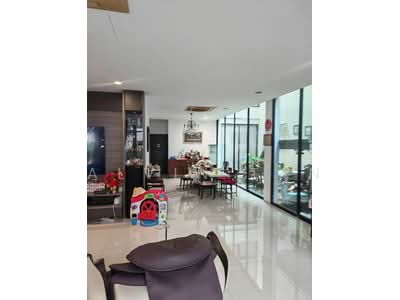 For Sale - 3 STOREY SEMI D/ CUL DE SAC/VERY PRIVATE STREET