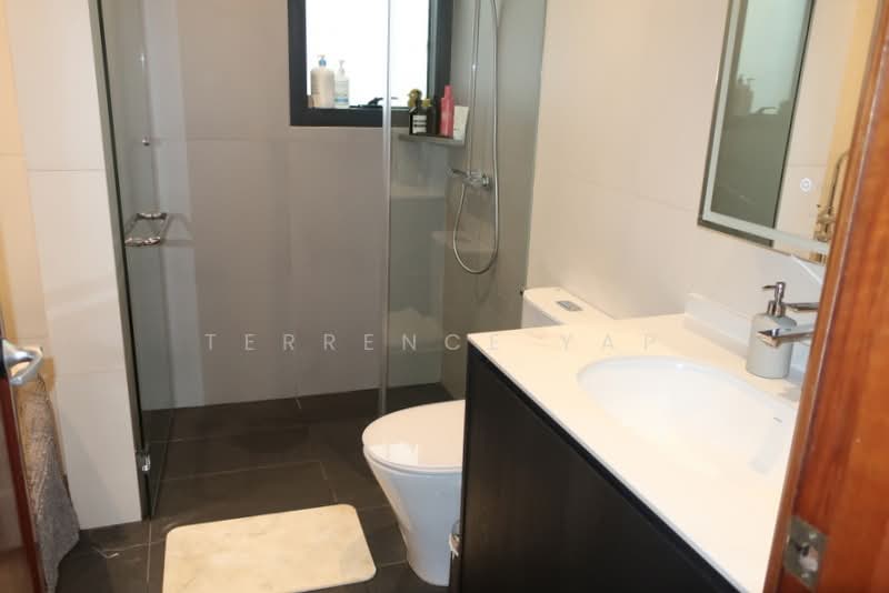 River Place, 60 Havelock Road, 3 Bedrooms, 1,582 sqft, Condominium For Rent, by Terrence Yap, 500113750 - Master Bathroom with Bath Tub - PropertyGuru.com.sg