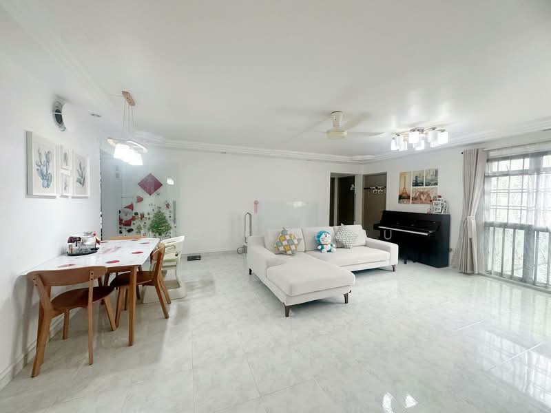 200A Sengkang East Road, 200A Sengkang East Road, 3 Bedrooms, 1,187 sqft, HDB Flat For Sale, by Michelle Yu, 500113758 - Living Room - PropertyGuru.com.sg
