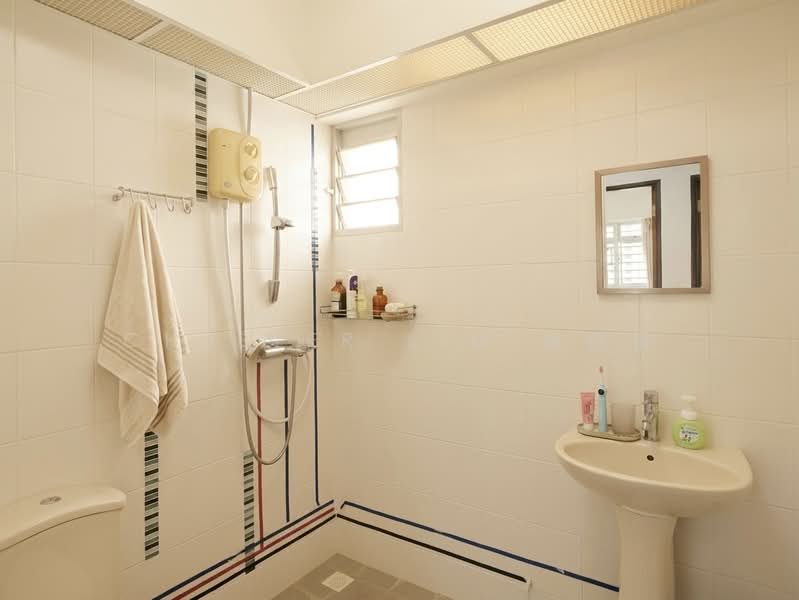 633B Senja Green, 633B Senja Road, 3 Bedrooms, 1,001 sqft, HDB Flat For Sale, by Chester Lim 林俊贤, 500113762 - Bathroom - PropertyGuru.com.sg