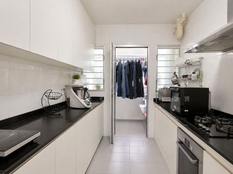 633B Senja Green, 633B Senja Road, 3 Bedrooms, 1,001 sqft, HDB Flat For Sale, by Chester Lim 林俊贤, 500113762 - Kitchen - PropertyGuru.com.sg