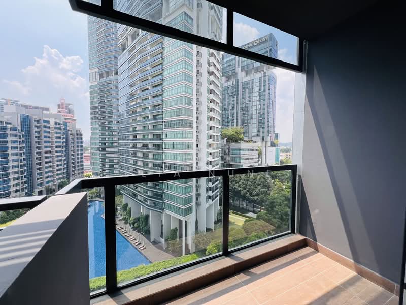 Neu at Novena, 27 Moulmein Rise, 2 Bedrooms, 570 sqft, Condominium For Sale, by CeLia Nunes, 500113767 - Balcony - PropertyGuru.com.sg