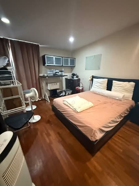 Below Valuation! 3 Stry Semi-D!, , 7 Bedrooms, 6,000 sqft, Semi-Detached House For Sale, by Ming !, 500113768 - Bedroom - PropertyGuru.com.sg