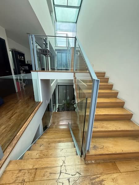 Below Valuation! 3 Stry Semi-D!, , 7 Bedrooms, 6,000 sqft, Semi-Detached House For Sale, by Ming !, 500113768 - PropertyGuru.com.sg