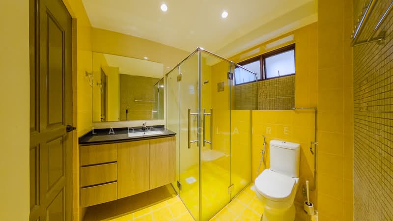 Jalan Soo Bee, , 6 Bedrooms, 4,000 sqft, Semi-Detached House For Sale, by Ladyy Claire, 500113781 - Bathroom - PropertyGuru.com.sg