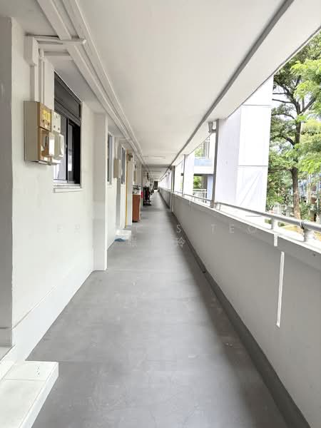 217 Bedok North Street 1, 217 Bedok North Street 1, 2 Bedrooms, 732 sqft, HDB Flat For Sale, by Frances Teo 张佩玲, 500113783 - Corridor - PropertyGuru.com.sg