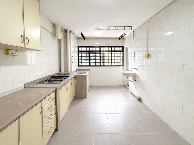 217 Bedok North Street 1, 217 Bedok North Street 1, 2 Bedrooms, 732 sqft, HDB Flat For Sale, by Frances Teo 张佩玲, 500113783 - Kitchen - PropertyGuru.com.sg