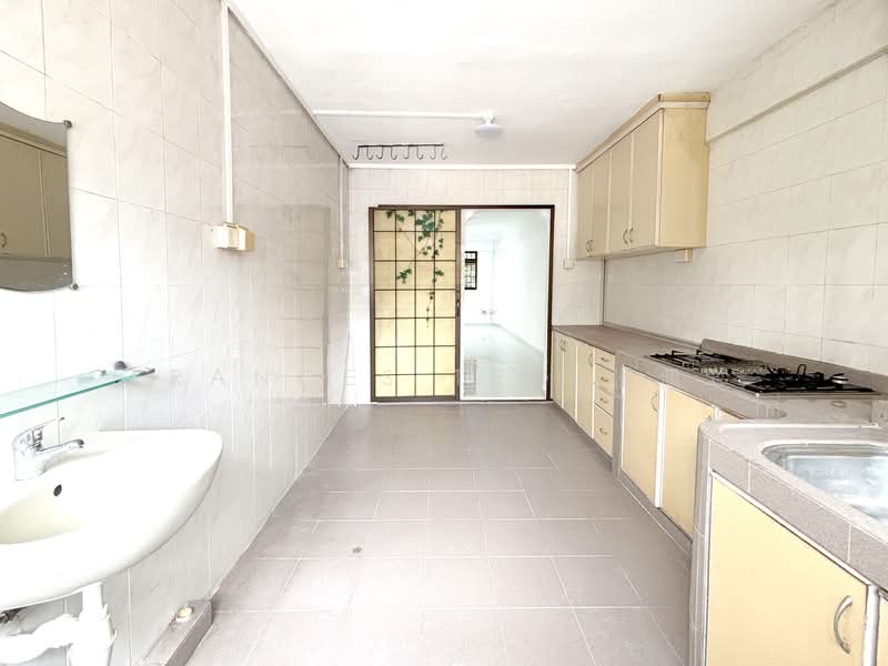 217 Bedok North Street 1, 217 Bedok North Street 1, 2 Bedrooms, 732 sqft, HDB Flat For Sale, by Frances Teo 张佩玲, 500113783 - Kitchen - PropertyGuru.com.sg
