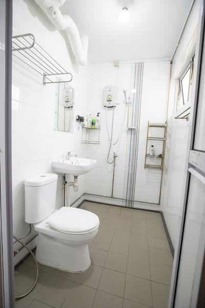 666 Yishun Avenue 4, 666 Yishun Avenue 4, 4 Bedrooms, 1,765 sqft, HDB Flat For Sale, by Marcus Chong, 500113785 - Bathroom - PropertyGuru.com.sg