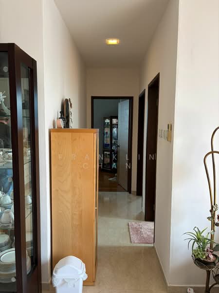 Cavendish Park, 16 Pine Grove, 2 Bedrooms, 1,141 sqft, Condominium For Sale, by Franklin Chan, 500113787 - Corridor - PropertyGuru.com.sg