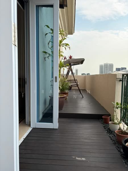 Cavendish Park, 16 Pine Grove, 2 Bedrooms, 1,141 sqft, Condominium For Sale, by Franklin Chan, 500113787 - Balcony - PropertyGuru.com.sg