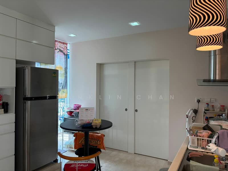 Cavendish Park, 16 Pine Grove, 2 Bedrooms, 1,141 sqft, Condominium For Sale, by Franklin Chan, 500113787 - Kitchen - PropertyGuru.com.sg