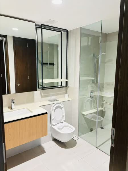 JadeScape, 6 Shunfu Road, 2 Bedrooms, 689 sqft, Condominium For Rent, by Vanessa Duan, 500113797 - Bathroom - PropertyGuru.com.sg