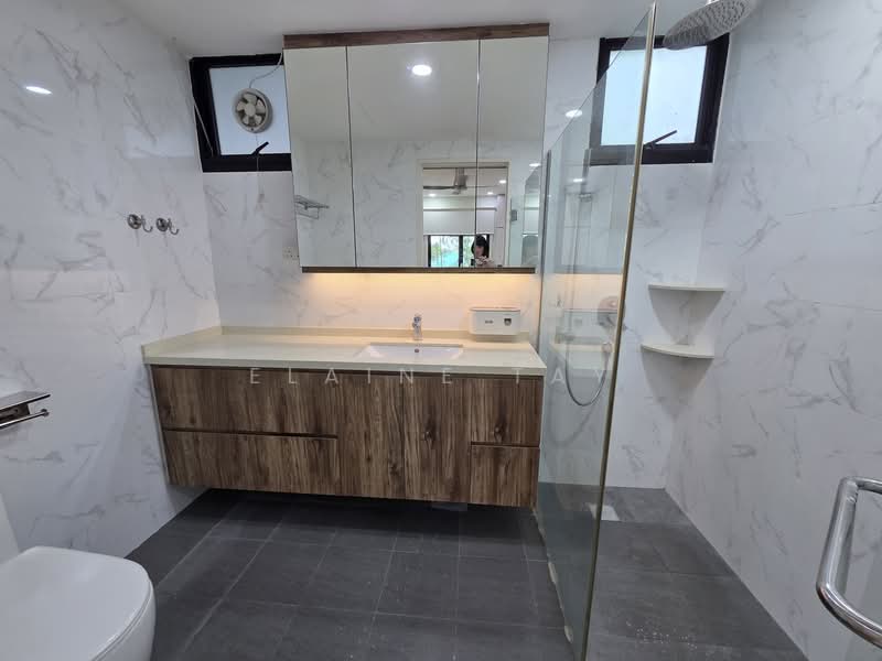 Eastvale, 31 Pasir Ris Drive 3, Room Rental, 80 sqft, Condominium For Rent, by Elaine Tay, 500113802 - Bathroom - PropertyGuru.com.sg