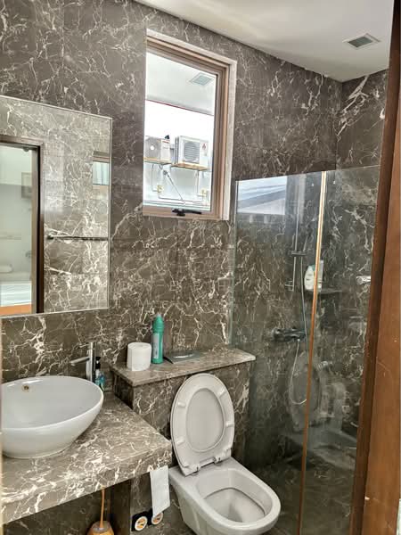 Woo Mon Chew Road, , 3 Bedrooms, 2,350 sqft, Terraced House For Rent, by Josephine Lim J R 林婕容 (区域分行董事 ), 500113804 - Bathroom - PropertyGuru.com.sg