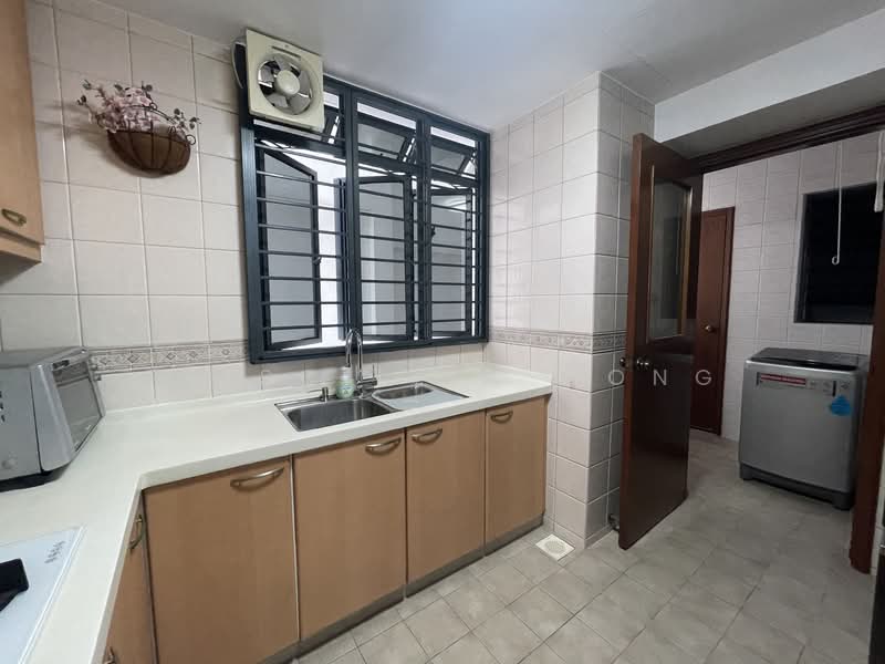 Regentville, 2 Hougang Street 92, 3 Bedrooms, 1,152 sqft, Condominium For Rent, by Priscillia Wong, 500113809 - Kitchen - PropertyGuru.com.sg