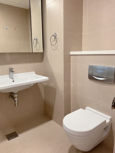 The Ford @ Holland, 1 Ford Avenue, Room Rental, 220 sqft, Condominium For Rent, by Rina Tan, 500113818 - Bathroom - PropertyGuru.com.sg