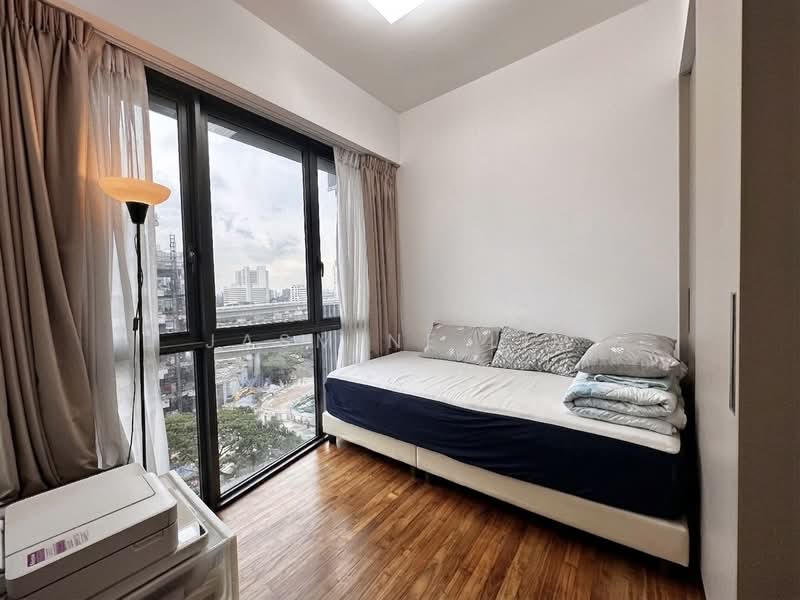 J Gateway, 2 Gateway Drive, 3 Bedrooms, 947 sqft, Condominium For Sale, by Jasmine Lim, 500113827 - Bedroom - PropertyGuru.com.sg