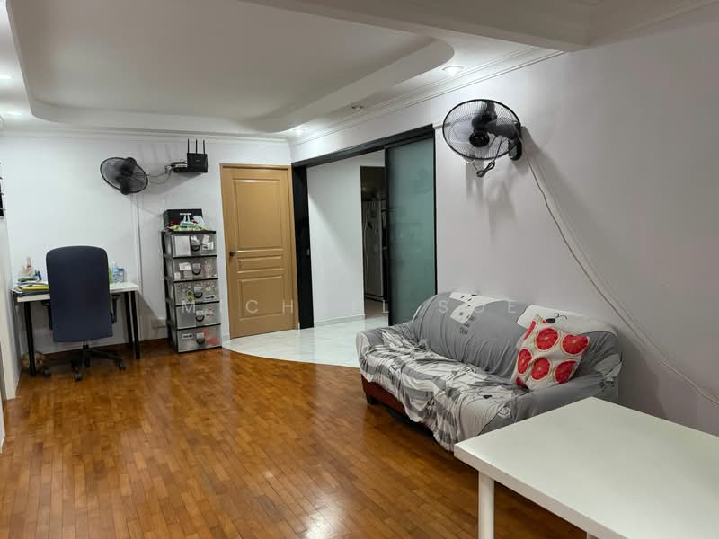 328 Woodlands Street 32, 328 Woodlands Street 32, 5 Bedrooms, 1,754 sqft, HDB Flat For Sale, by Michael Soe, 500113830 - Living Room - PropertyGuru.com.sg