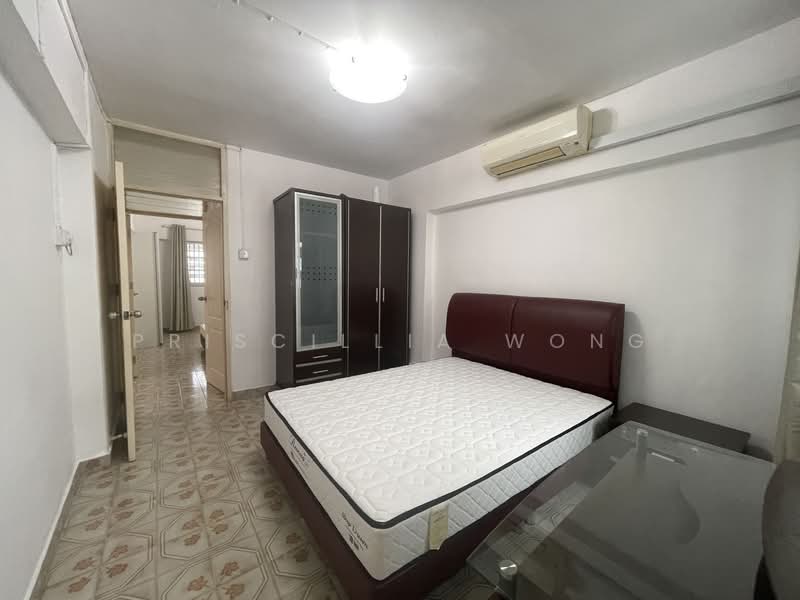212 Ang Mo Kio Avenue 3, 212 Ang Mo Kio Avenue 3, 2 Bedrooms, 721 sqft, HDB Flat For Rent, by Priscillia Wong, 500113832 - Master Bedroom - PropertyGuru.com.sg