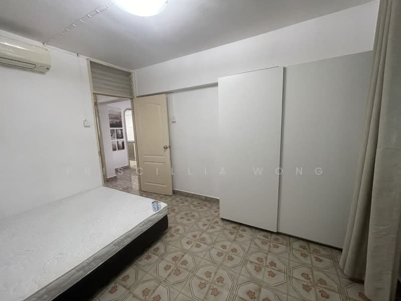 212 Ang Mo Kio Avenue 3, 212 Ang Mo Kio Avenue 3, 2 Bedrooms, 721 sqft, HDB Flat For Rent, by Priscillia Wong, 500113832 - Common Bedroom - PropertyGuru.com.sg