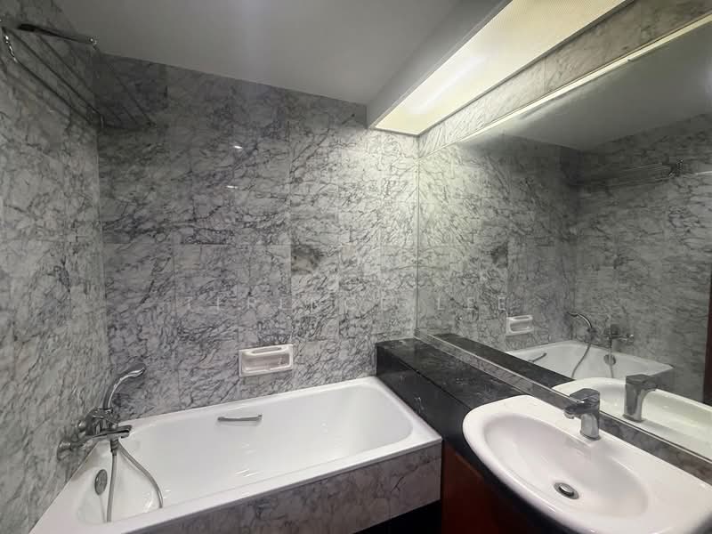 The Clearwater, 4 Bedok Reservoir View, 3 Bedrooms, 1,356 sqft, Condominium For Rent, by Terence Lee, 500113840 - Bathroom - PropertyGuru.com.sg