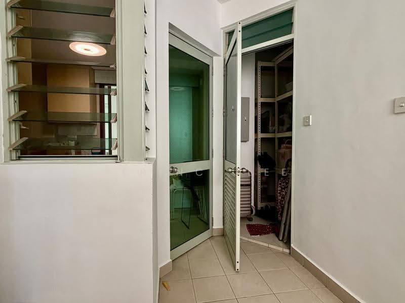 The Clearwater, 4 Bedok Reservoir View, Bedok / Upper East Coast, 3 Bedrooms, 1,356 sqft, Condominium For Rent, by Terence Lee, 500113840 - Yard and utility - PropertyGuru.com.sg