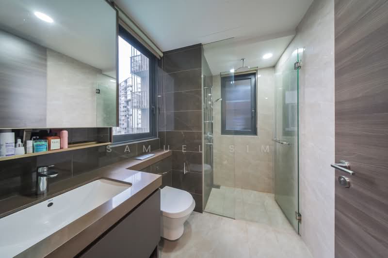 The Florence Residences, 85 Hougang Avenue 2, 3 Bedrooms, 1,001 sqft, Condominium For Sale, by Samuel Sim, 500113850 - Bathroom - PropertyGuru.com.sg